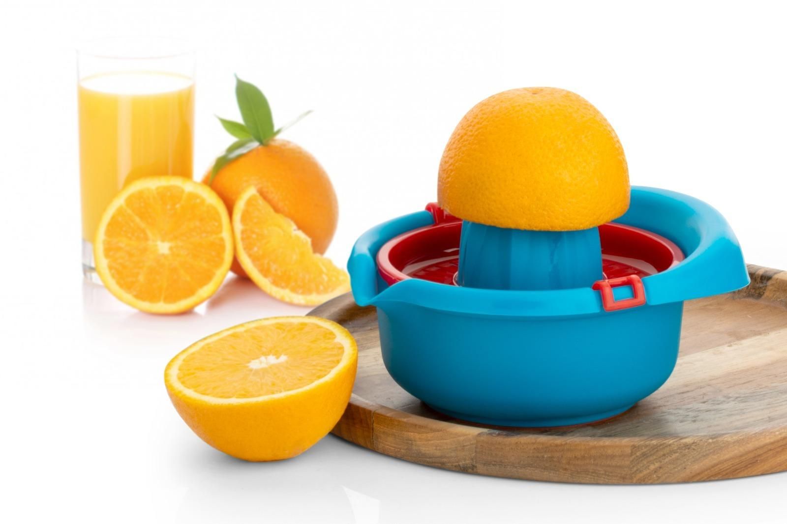 The Plastic Hand Press Juicer - ByondBasket