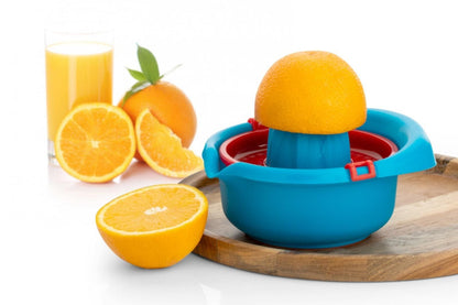 The Plastic Hand Press Juicer - ByondBasket